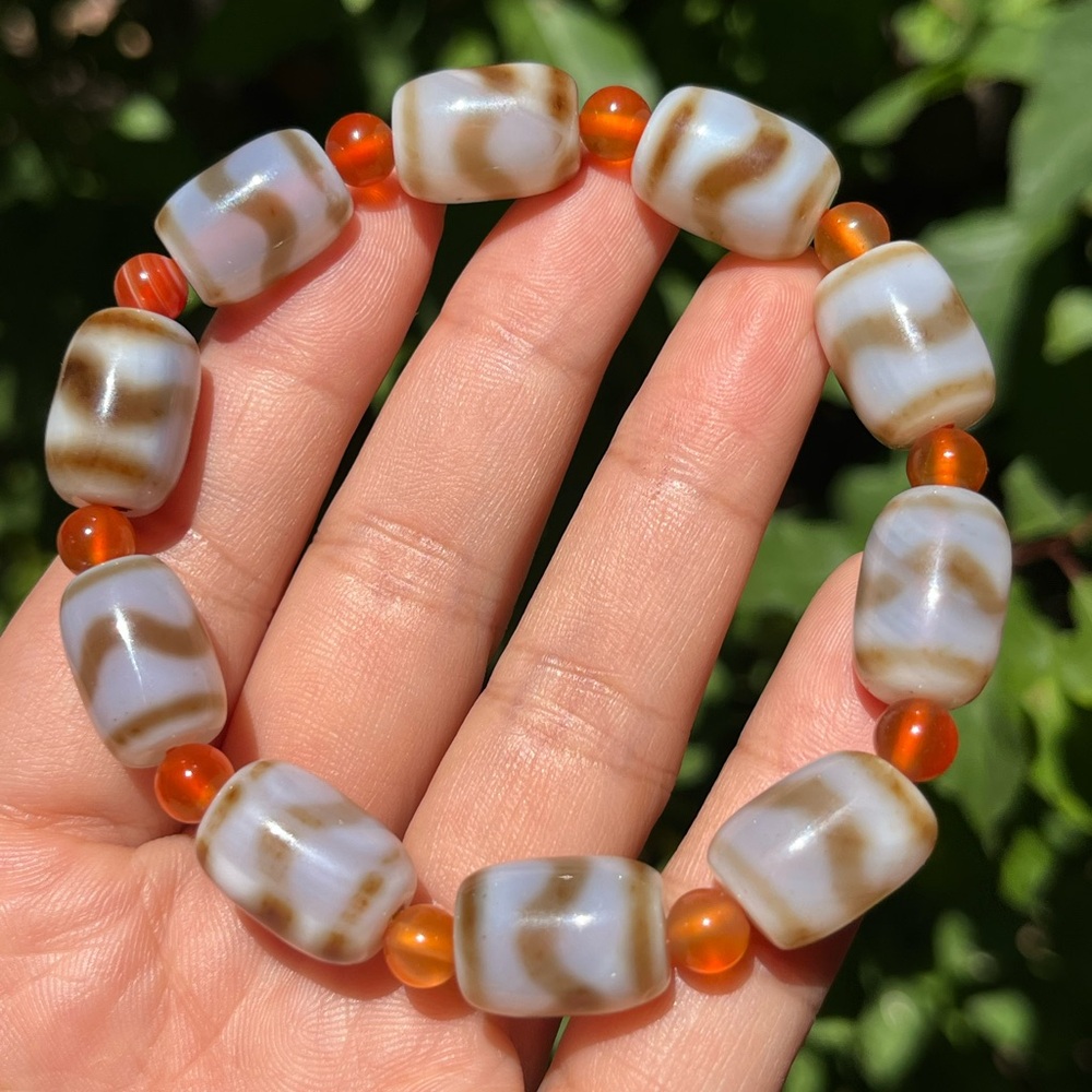 11.5mm stretchable barrel cream agate‎ carnelian bracelet